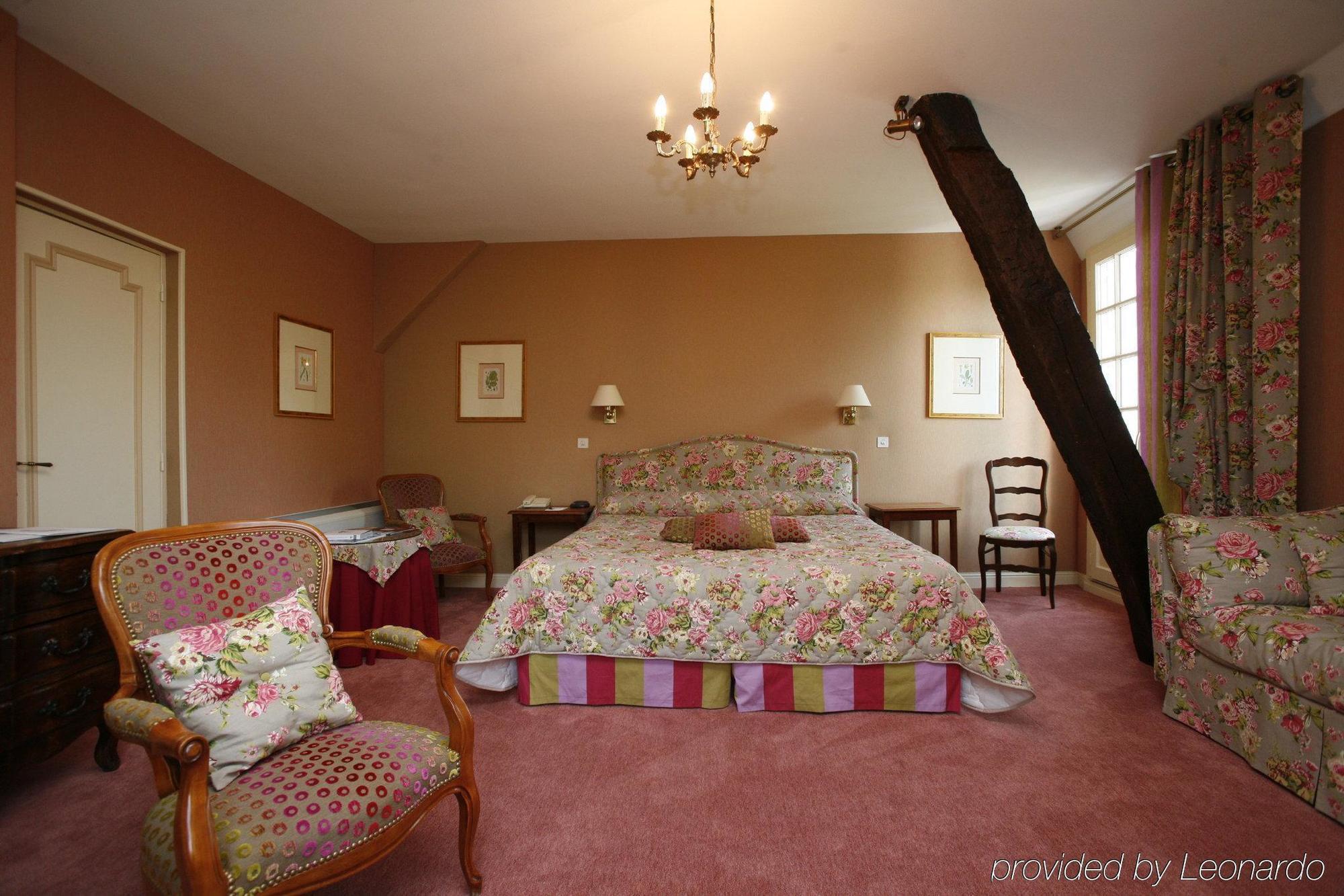 Hotel Chateau De Castel Novel - Les Collectionneurs Varetz Esterno foto