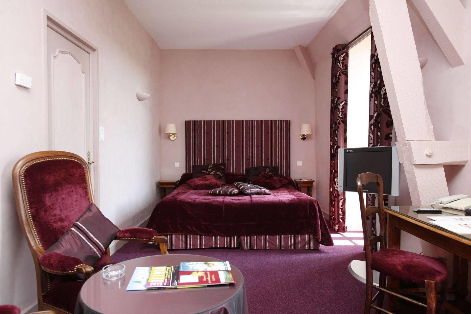Hotel Chateau De Castel Novel - Les Collectionneurs Varetz Esterno foto