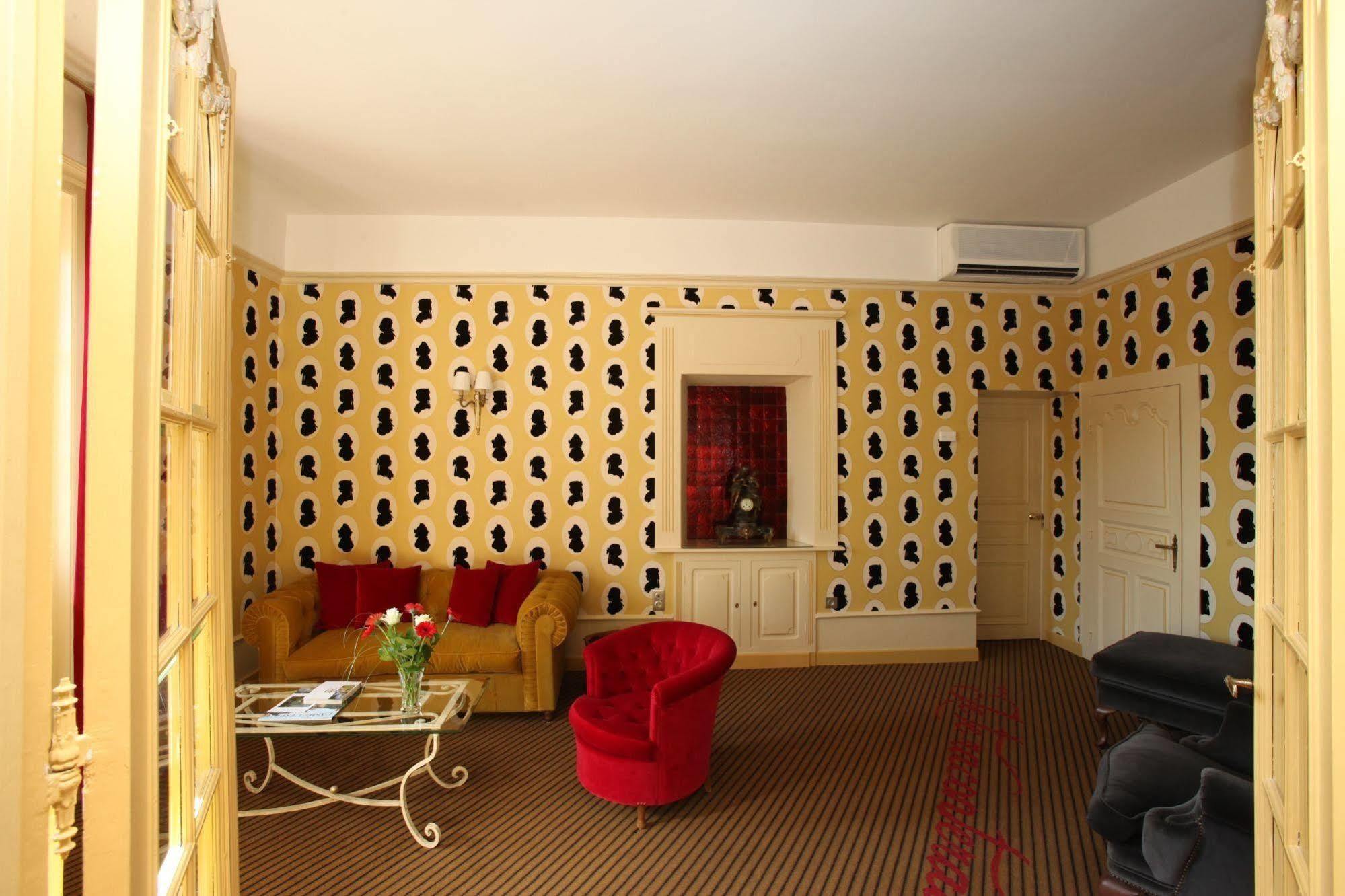 Hotel Chateau De Castel Novel - Les Collectionneurs Varetz Esterno foto